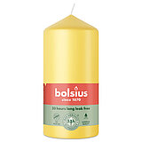 Eine Stumpenkerze von Bolsius mit den Maßen 120/58mm (H/DM) in der Farbe "Sonnengelb".