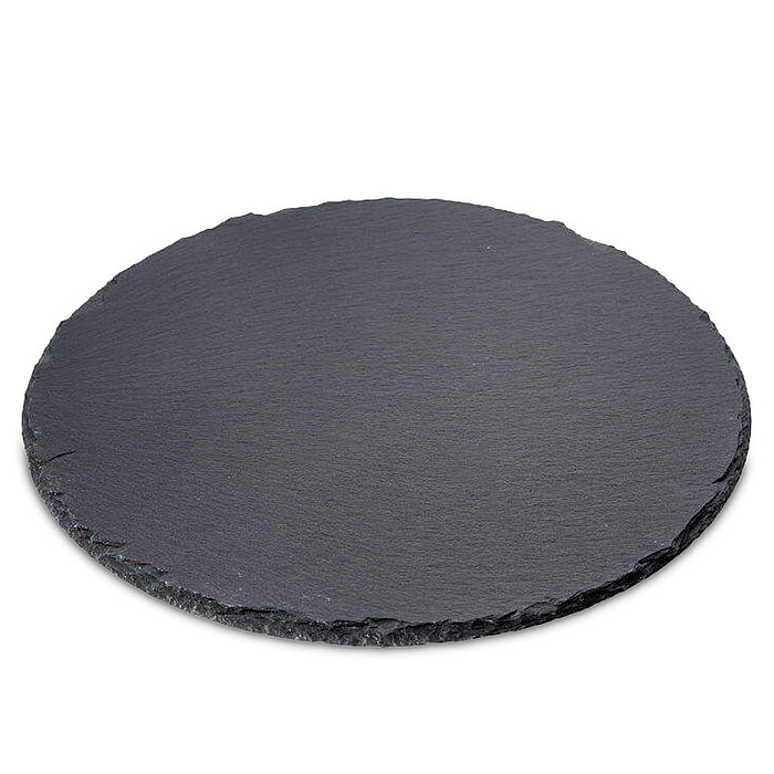 Ein runder, schwarzer Schieferplatten-Untersetzer mit einer leicht unebenen, natürlichen Kante. Die Oberfläche ist glatt und matt, mit feinen Strukturierungen, die typisch für Schiefer sind.