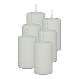 6 Stumpenkerzen von Decolite in der Größe 10x6cm in der Farbe wollweiß.