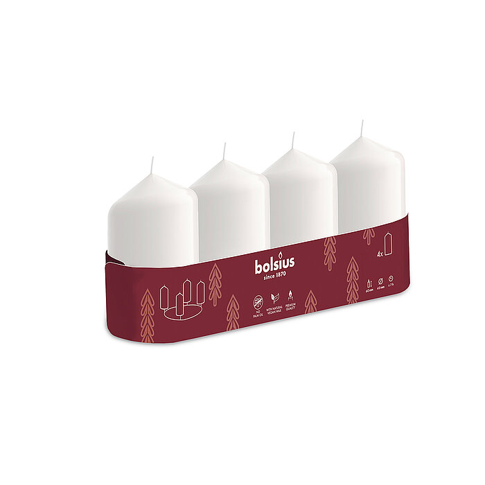 Ein 4er Pack Stumpenkerzen mit den Maßen 60/40mm (H/DM) in der Farbe Weiß, in einem weihnachtlichen roten Karton mit "Bolsius" Schriftzug.